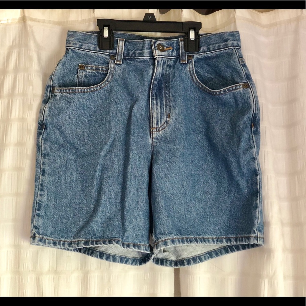 Liz Claiborne high waisted classic fit shorts